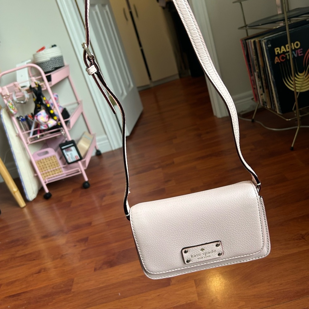 Authentic Kate spade ♠️ purse !!!